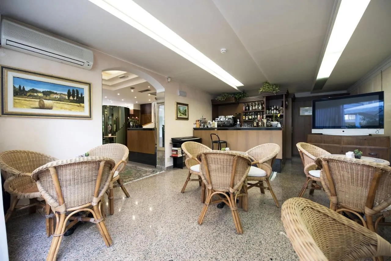 Hotel Puccini Riccione 2*,  Italia