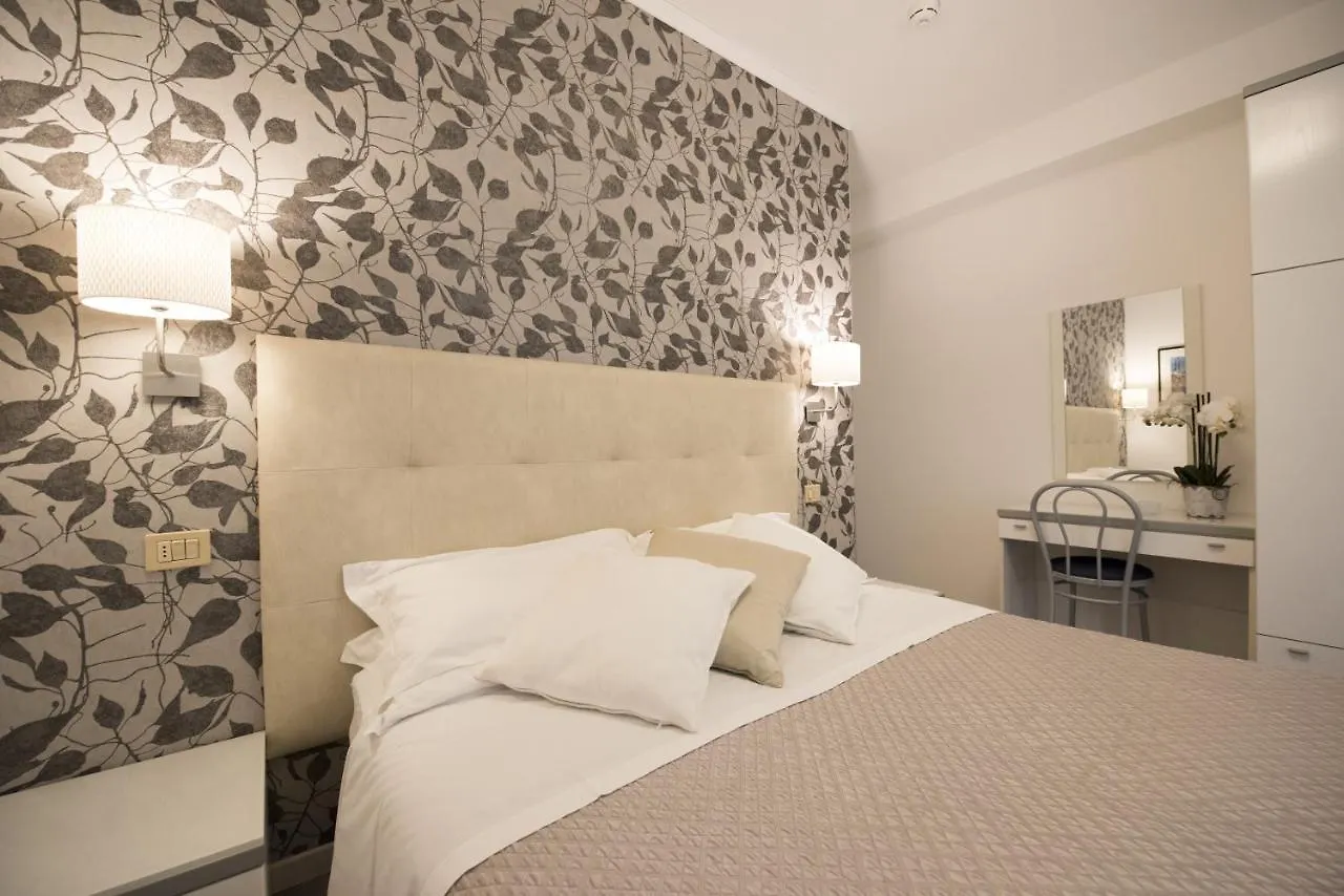 Hotel Puccini Riccione 2*,  Italia